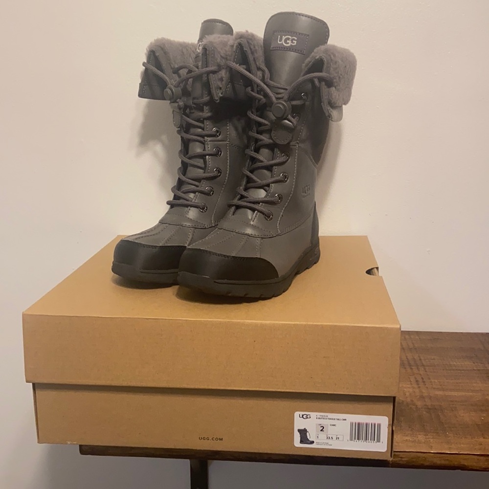 Kids UGG butte II Toggle tall Charcoal